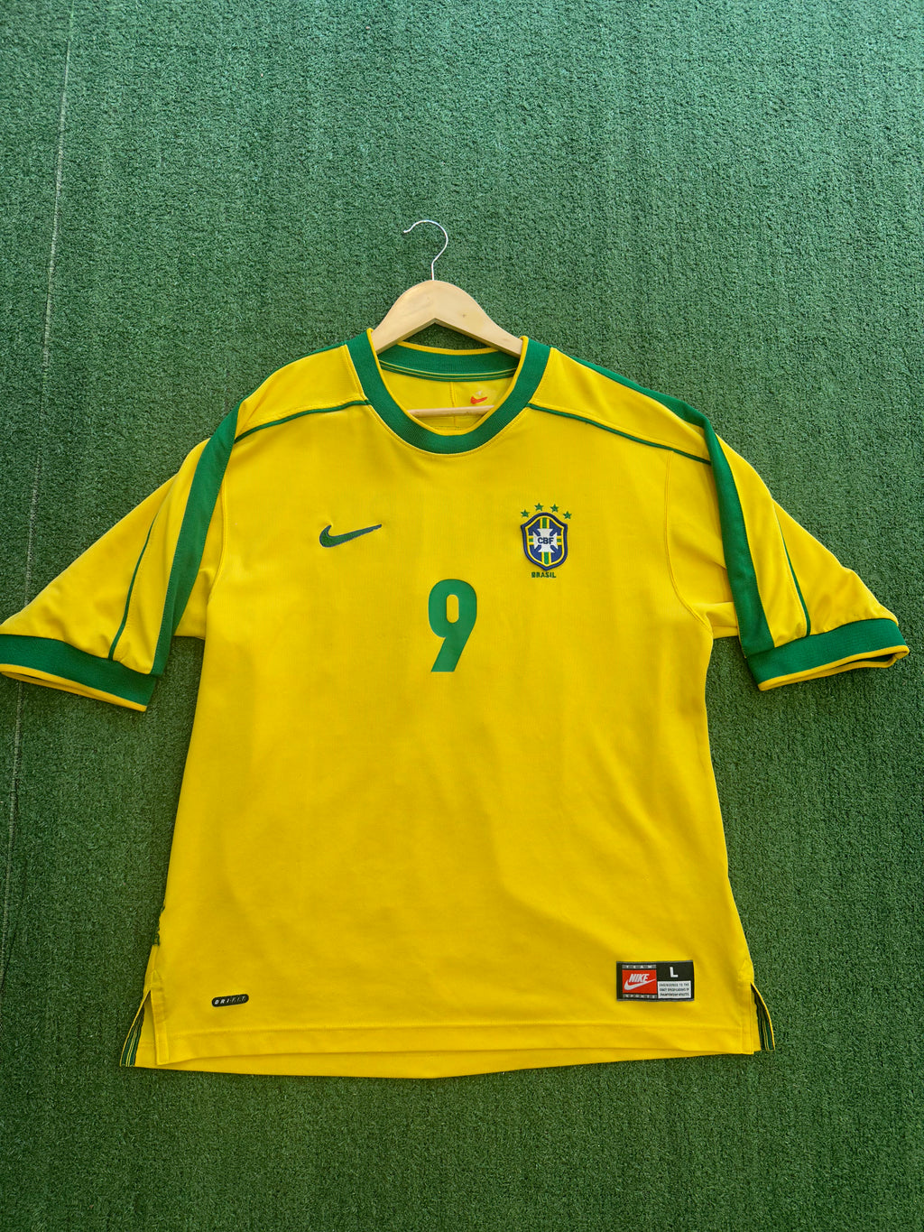 🇧🇷 Maillot Brésil Domicile 1998 – Ronaldo #9