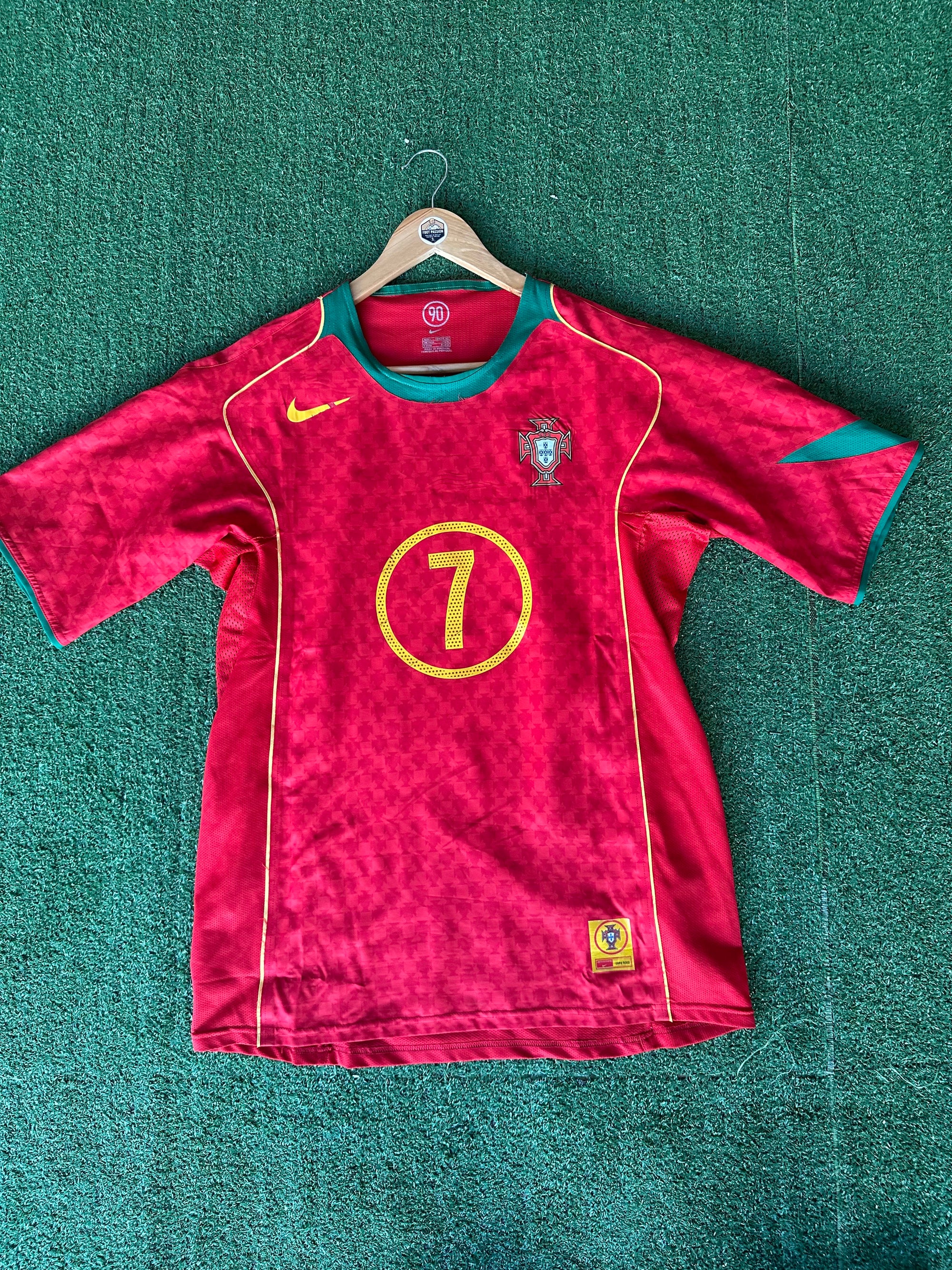 🇵🇹 Maillot Vintage Portugal 2004 – Luís Figo #7 – Nike