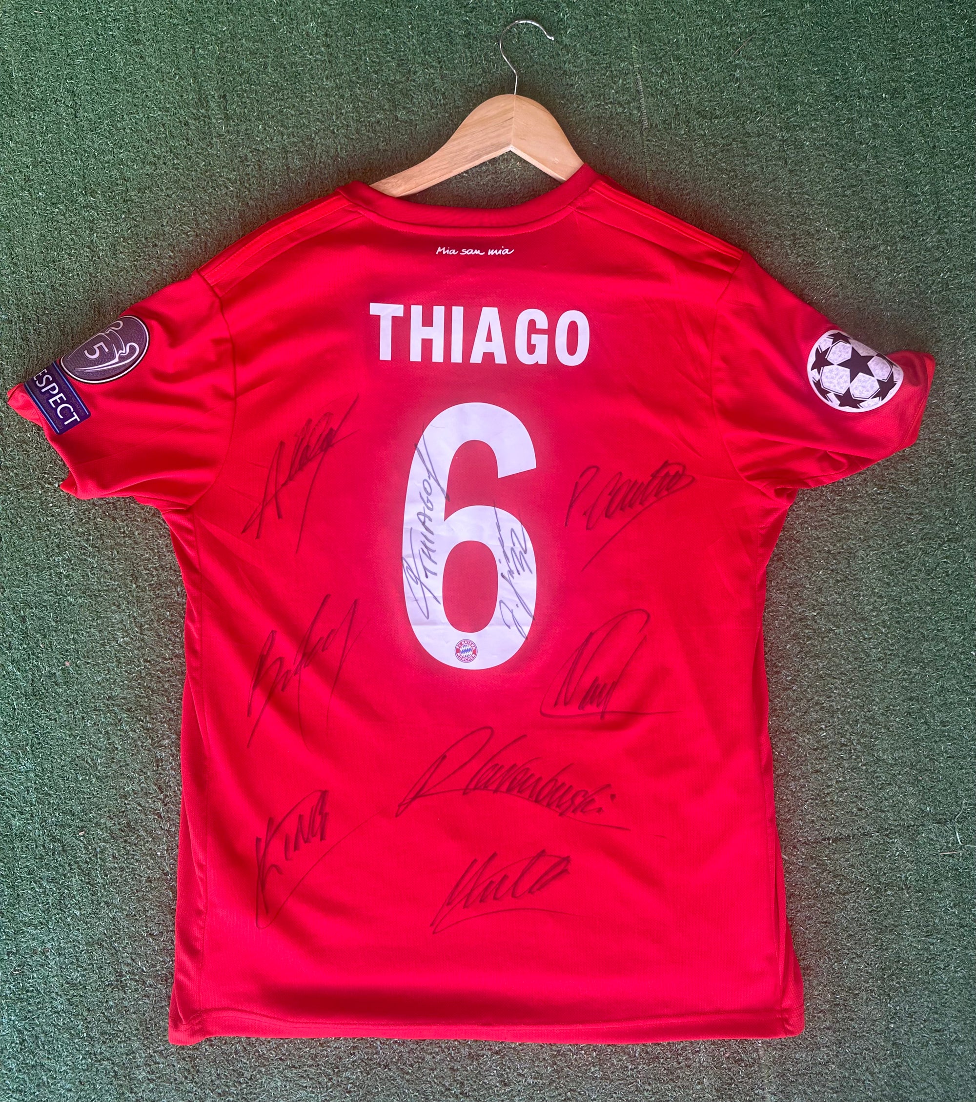 🟥 Maillot Officiel Bayern Munich – Thiago Alcantara #6 Signé